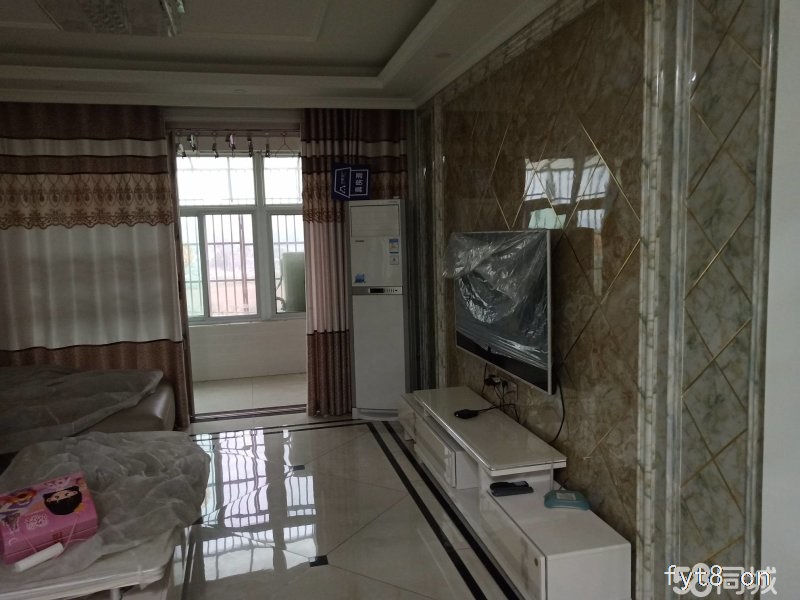 位置优越,环境优美,临近界师学校和明珠广场,附近是附小和一中